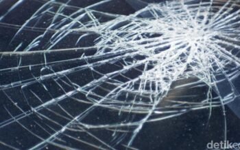 Nekat Nyebrang di Tol Jakut, Pria Ini Tewas Mengerikan karena Tertabrak Mobil!