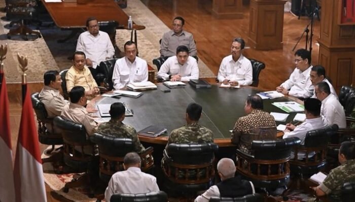 Prabowo Kumpulkan Menteri di Hambalang, Target Swasembada Jelang Lebaran