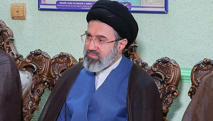 “Khamenei: Tutup Selat Hormuz, Ancaman Besar bagi Pasokan Energai Global”