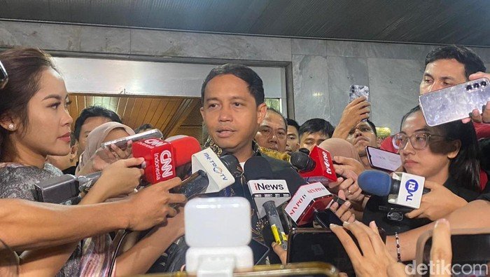 **Rismon Minta Maaf ke Jokowi, PSI: Klaim Ijazah Palsu Didokumentasikan Salah**