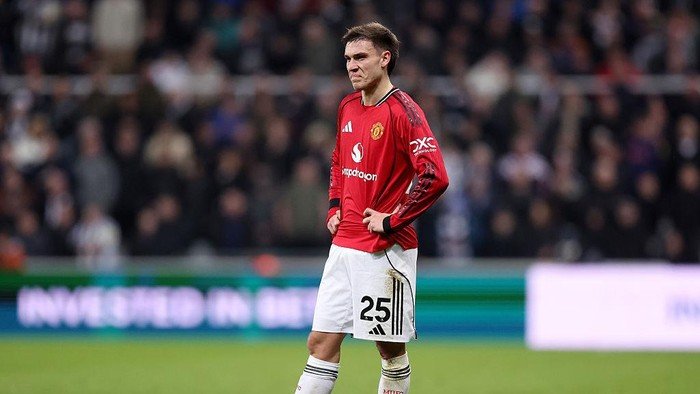 **Ugarte Target Piala Dunia 2026 Meski Belum Reguler di MU**