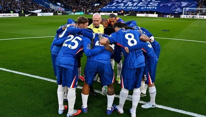 Wasit Ngapain sih di Tengah Kerumunan Pemain Chelsea? – Update 2