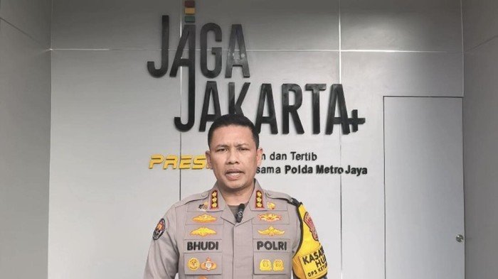[Polisi Tegaskan:Foto Penyiram Air Keras Aktivis KontraS di Medsos Hasil AI: Hoax Terbaru!