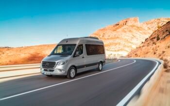 Dedi Mulyadi Sulap Mobil Dinas Mercedes-Benz Jadi Rumah Sakit Keliling, Revolusi Transportasi Kesehatan!