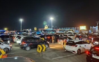 Malam Ini, Pelabuhan Merak Semakin Ramai Pemudik – Update 3