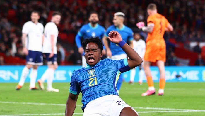 Endrick Gacor di Lyon, Brasil Bergetar: Pemain Muda Ini Siap Guncang Dunia!