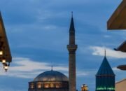 Arab Saudi, UEA, dan Qatar Menetapkan Idul Fitri Jumat 20 Maret: Sebuah Keputusan yang Mengguncang