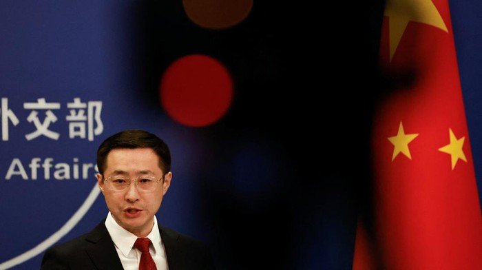 Dua Negara Besar Bicara: China Kutuk Pembunuhan Larijani, Iran Berduka