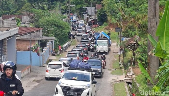 “Cerita Pemudik Terjebak Macet di Jalur Arteri Sukabumi: Ngeri! 14 Jam dalam Antrean”