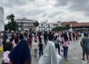 H+5 Lebaran, Kota Tua Terserap dalam Sibuknya Wisatawan hingga Sore.